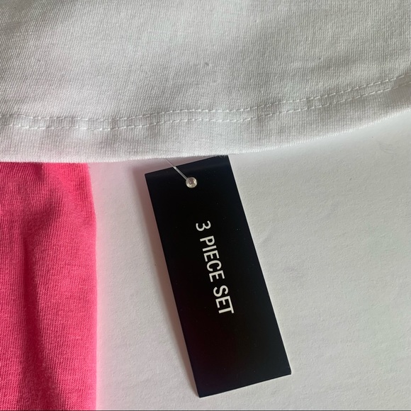 DKNY Cute Girls 3-Piece Short Set NWT Size 5/6 - Picture 3 of 9